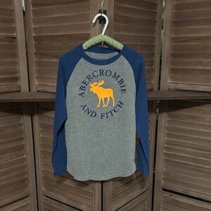 Abercrombie & Fitch Kids Gray and Blue Baseball Tee